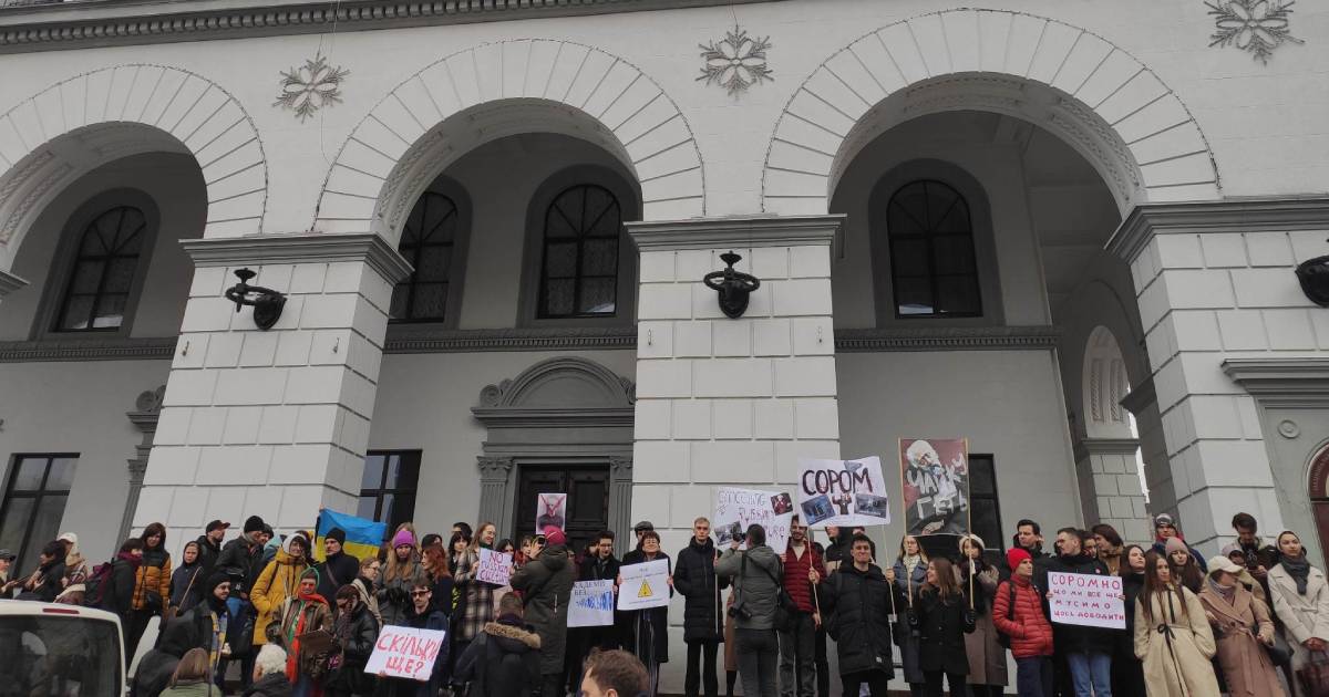 Protest on the Maidan: students of the conservatory demand to remove Tchaikovsky from the title.  VIDEO