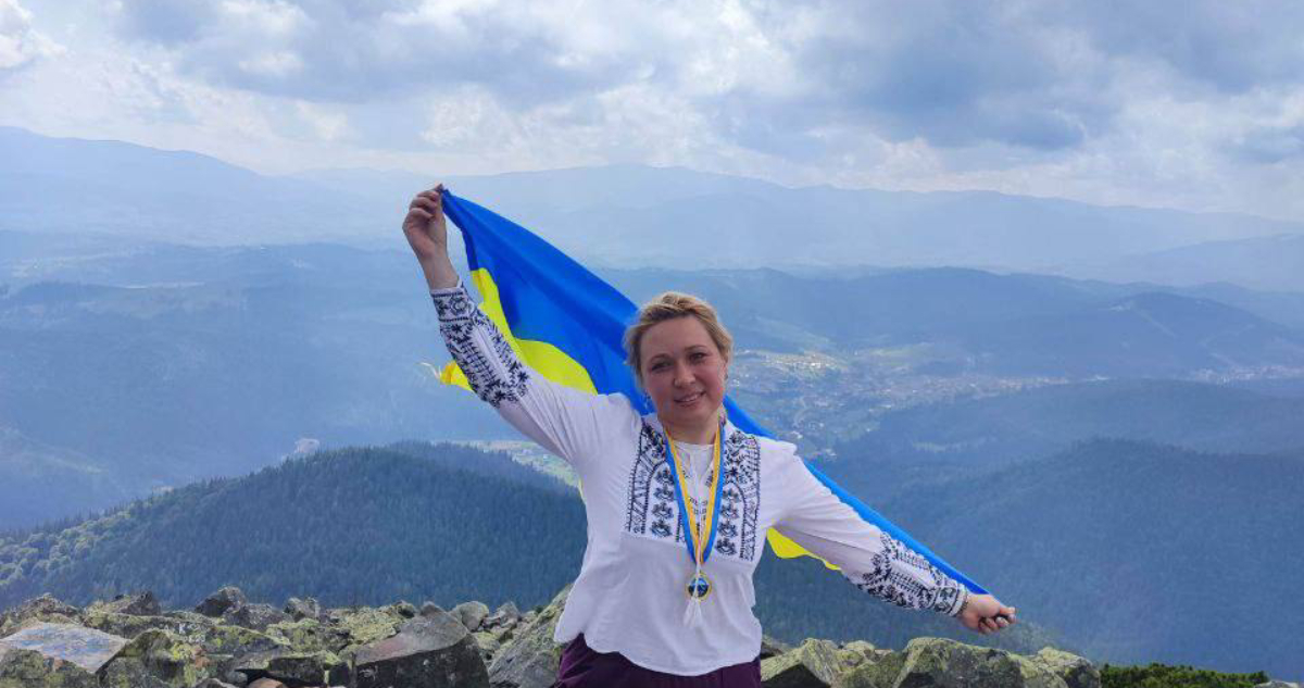 Mariupol teachers raised the flag of Ukraine on Hoverla and set a new record.  PHOTO