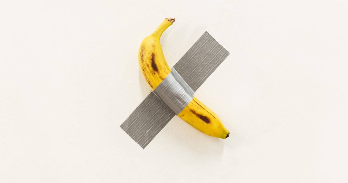 In Seoul, a museum visitor ate a banana that was part of an art object worth 0,000