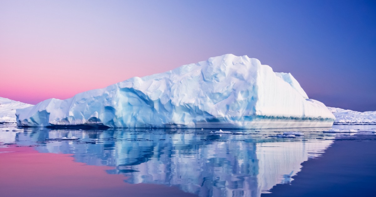The Antarctic ice sheet is rapidly shrinking: in 200 years it has become thinner by 450 meters