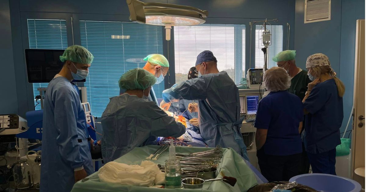 In Lviv, doctors performed a rare operation on a patient to remove pancreatic cancer