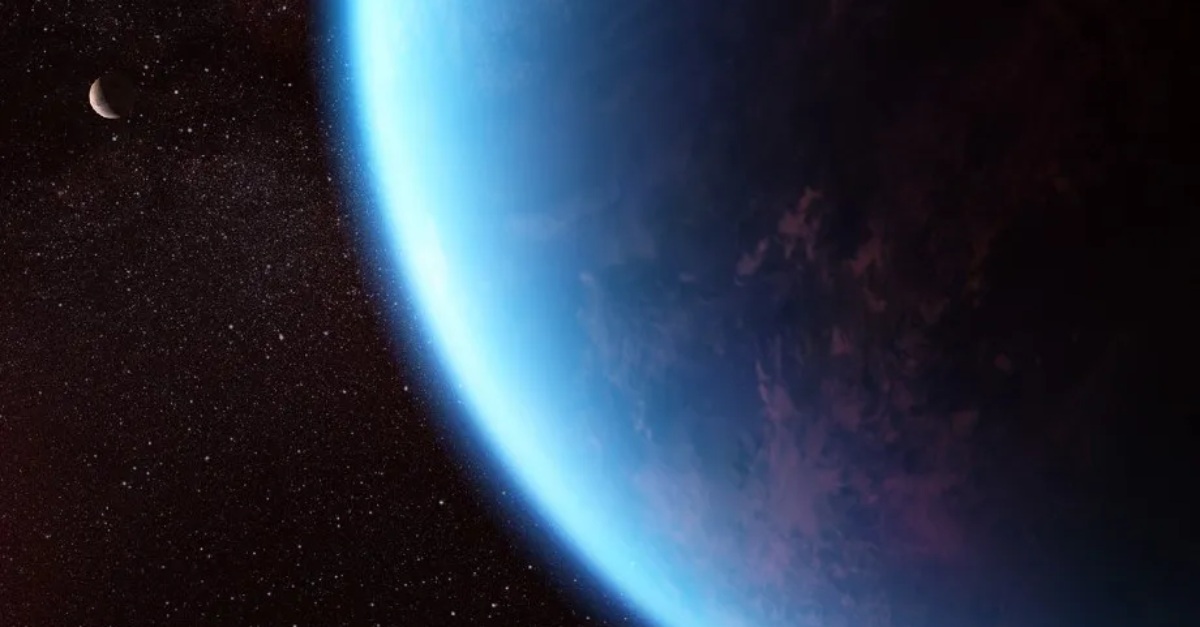 Astronomers suggest that there may be an ocean and life on a distant exoplanet