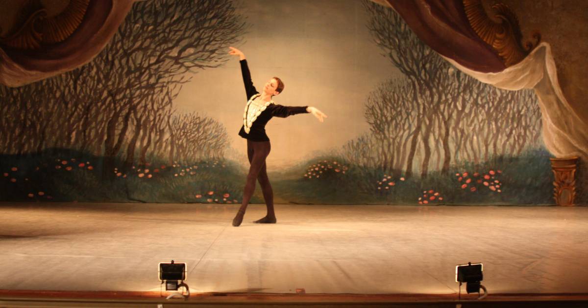 Rostislav Yanchishen, a soloist of the Odesa Opera Ballet, died at the front