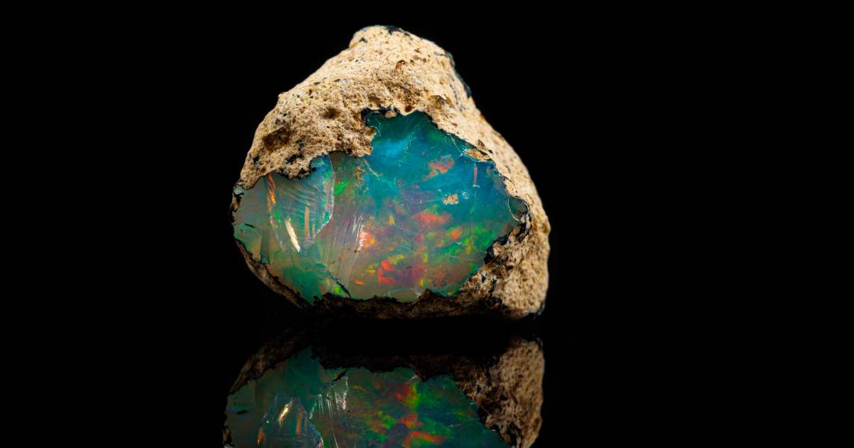 Precious stones – opals – were discovered on Mars
