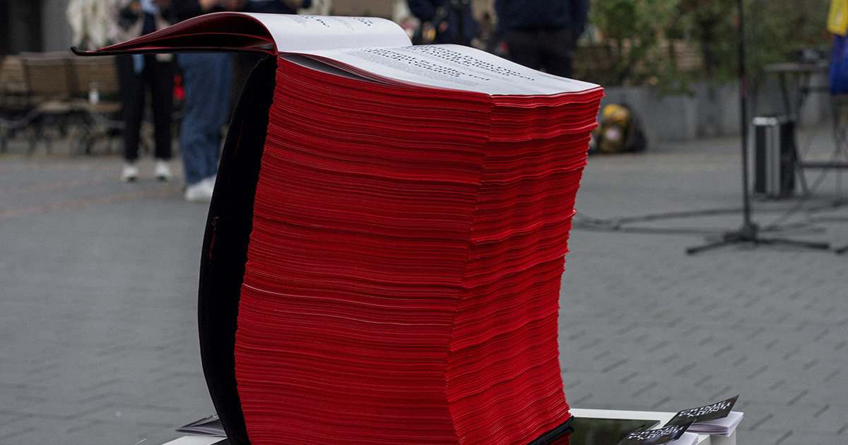 “Crime without punishment”: Ukrainian activists created a 50-kilogram book about the crimes of the Russian Federation in Ukraine