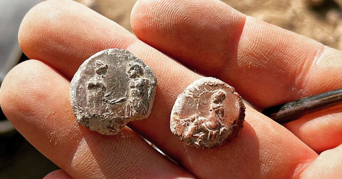 Archaeologists have excavated the archives of an ancient Turkish city: they found 2,000 seals depicting gods