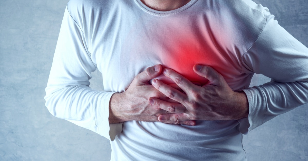 Що робити якщо болить у грудях і важко дихати?