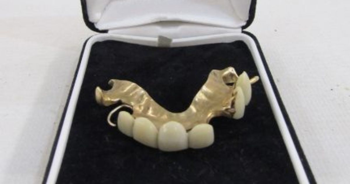 Helped deliver speeches: Churchill’s golden denture to be auctioned in Britain