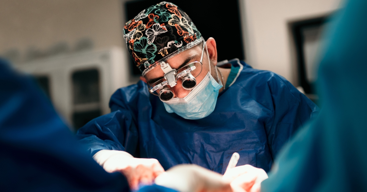 Education of a plastic surgeon in Ukraine: features and challenges of the market