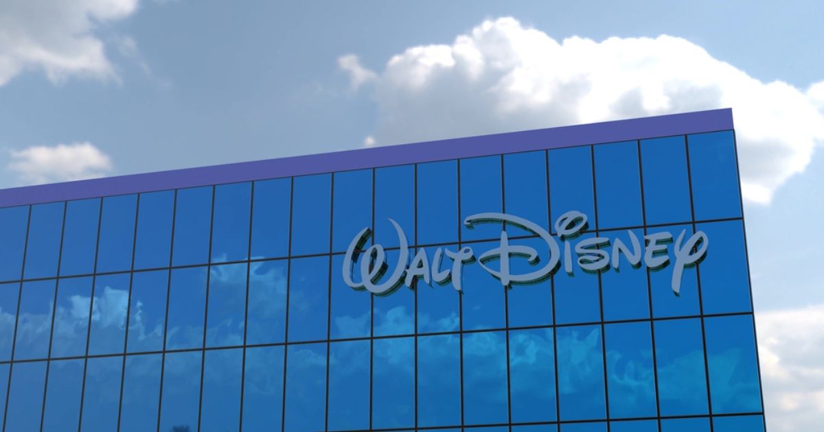 9,000 female employees filed a lawsuit against Disney, saying they were paid less than men
