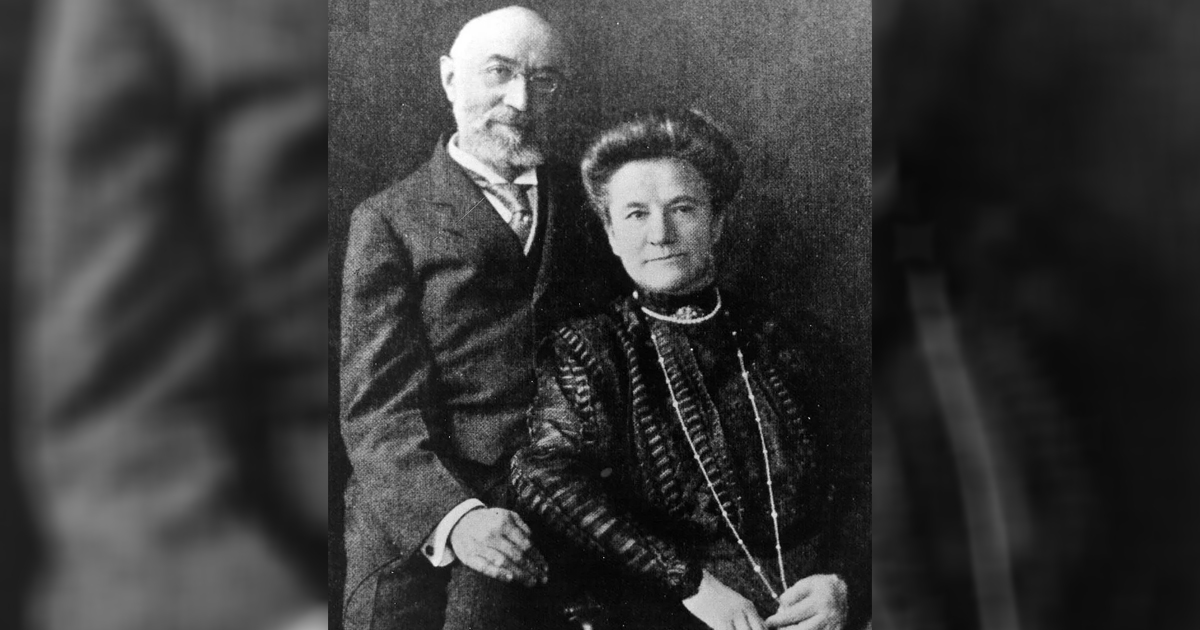 The wife of the captain of the missing submarine is a descendant of the couple from the “Titanic”