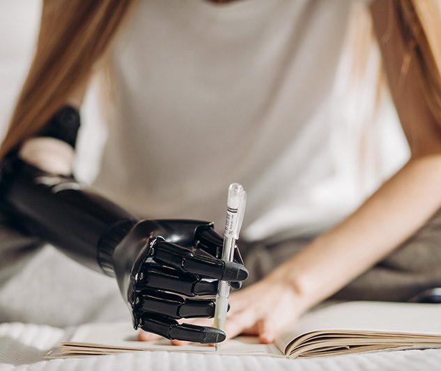 A bionic hand with tactile sensitivity: scientists have developed a new prosthesis