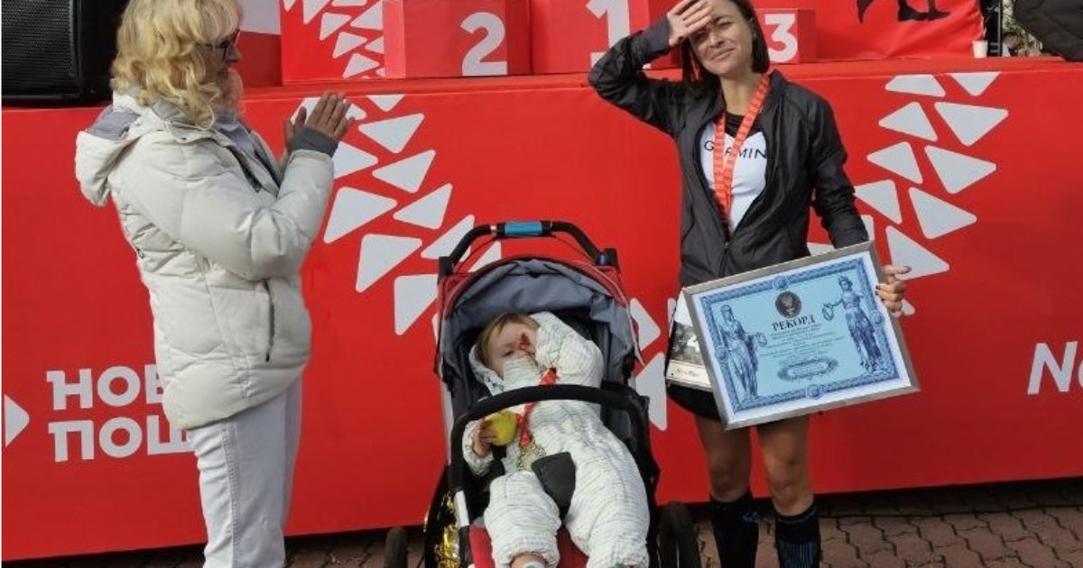 Kiyanka ran a record distance with a child in a stroller in memory of her dead brother
