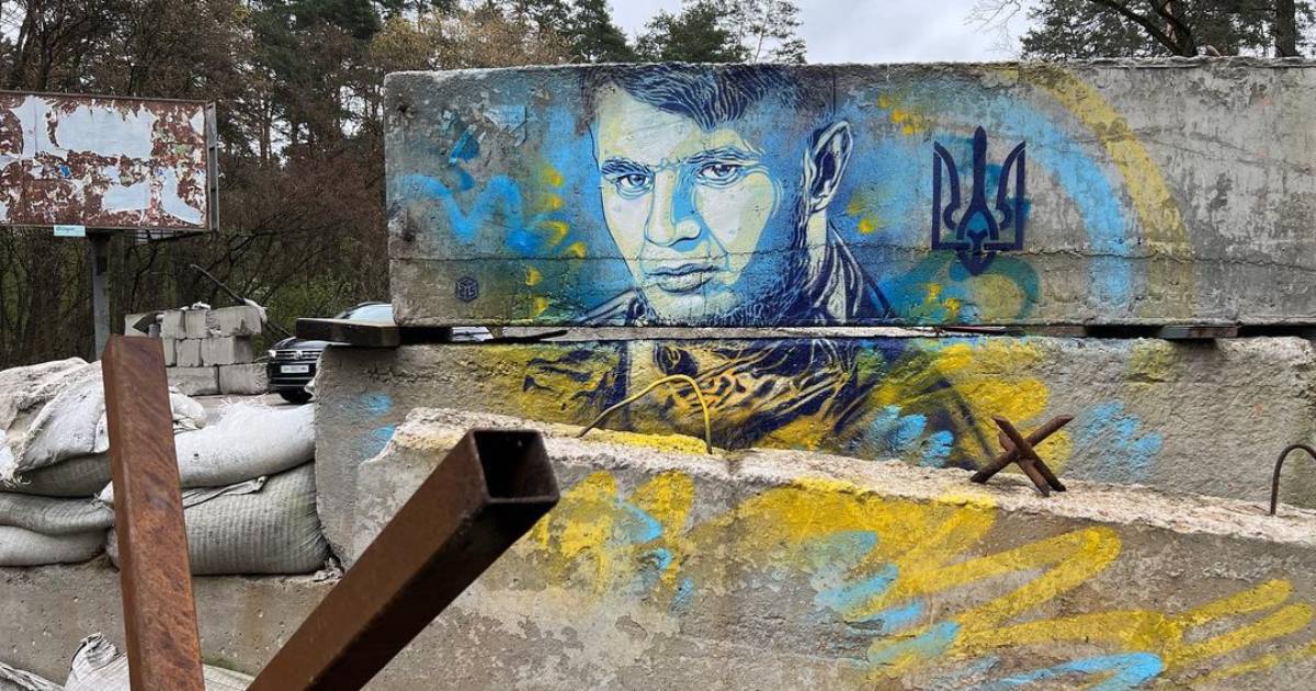 “Pacifist” works on the topic of Ukraine cause nausea: French artist C215 talked about his Ukrainian murals