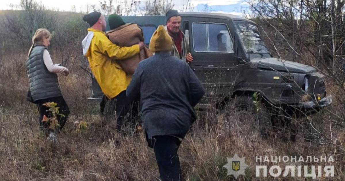 Tangled in blackberries: in Bukovyna, they searched for a woman who disappeared in the forest for more than two days