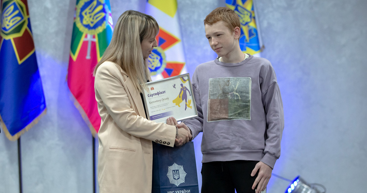 Prosthetic gymnast, volunteer and bodyguard: the Ministry of Internal Affairs awarded 8 children who suffered from Russian aggression for their bravery