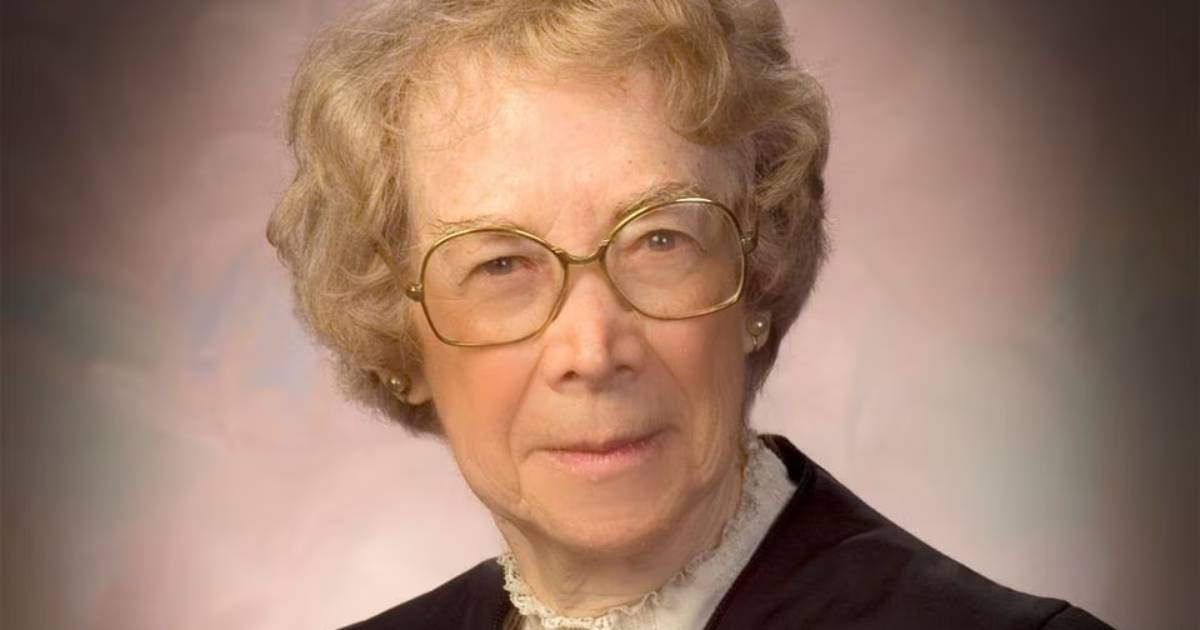 In the USA, the court suspended a 96-year-old judge from work: the woman filed an appeal