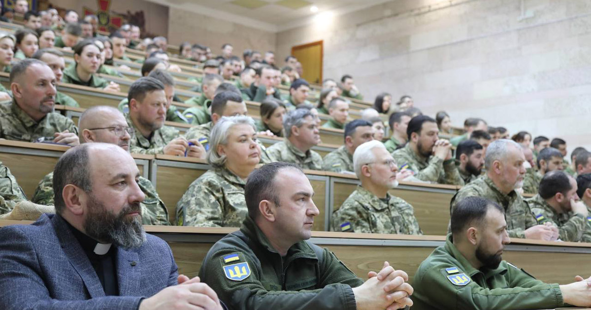 The first Ukrainian chaplains undergo training and military training