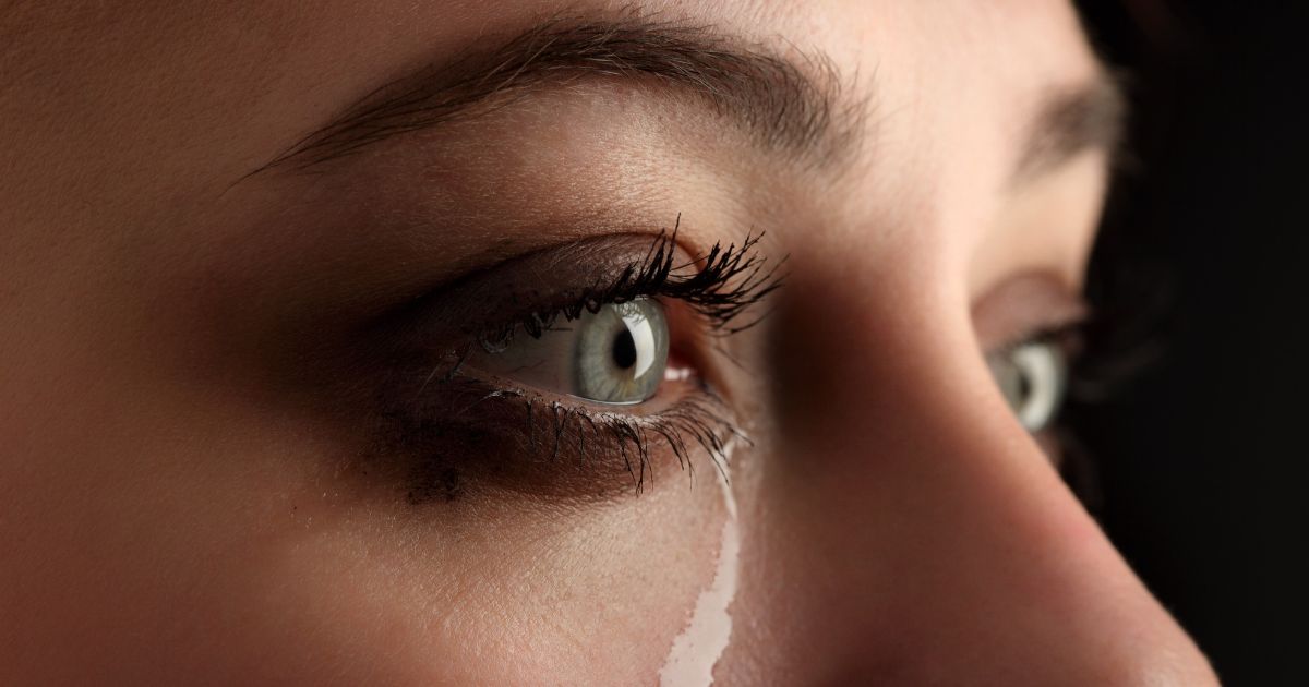 Human tears contain a substance that reduces aggression – study