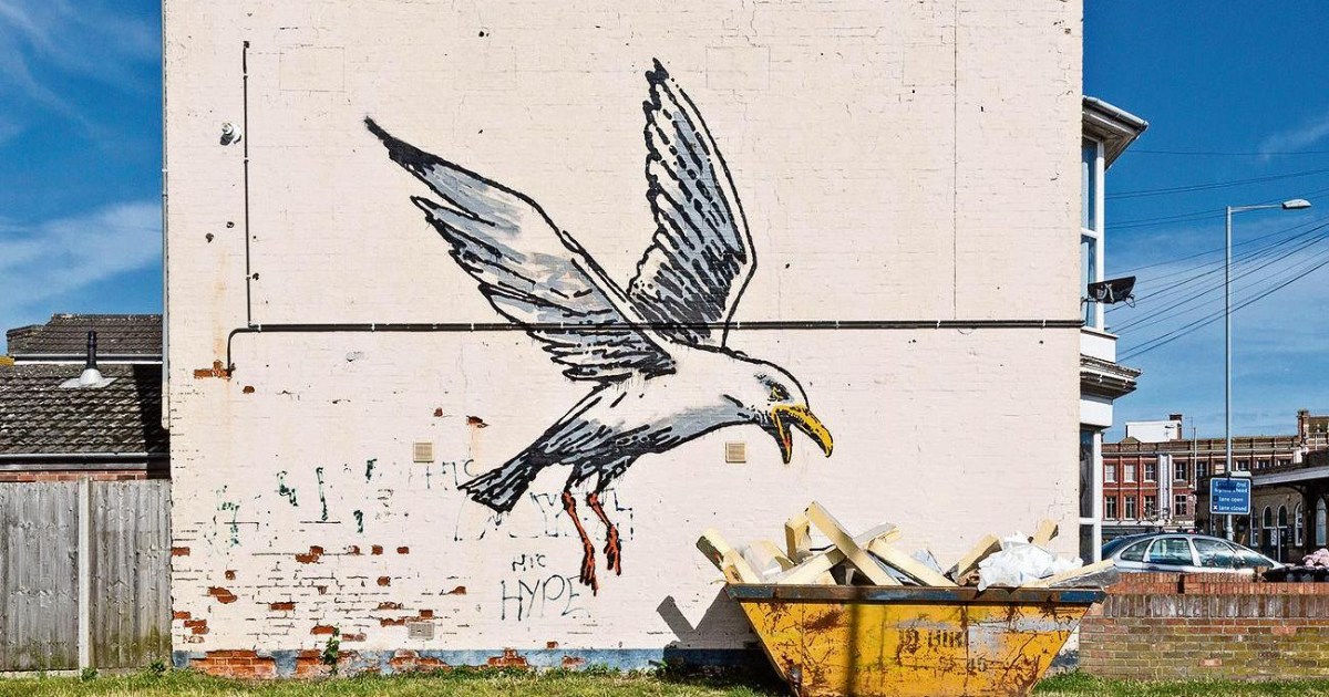 A British couple spent 0,000 to remove a Banksy mural from their home