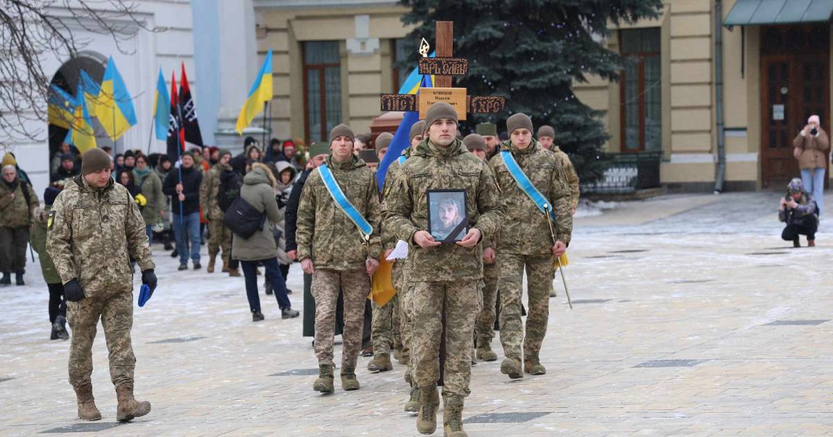 In Kyiv, they said goodbye to the military man and poet Maksym “Dali” Kryvtsov.  PHOTO