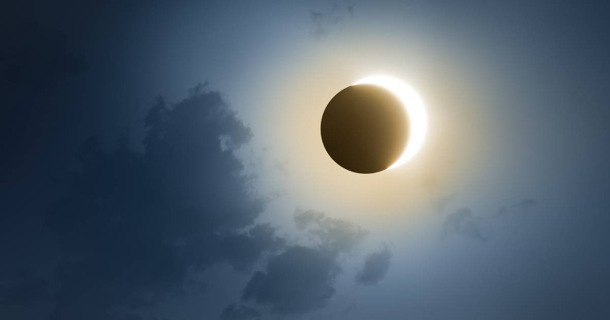 10 Weird Things That Happen During a Solar Eclipse